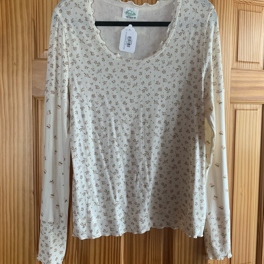 New York Laundry Cream Floral Long Sleeve Tee